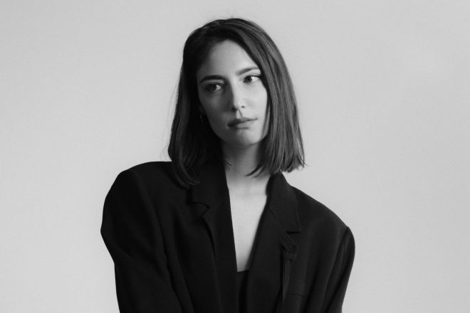 Amelie Lens predstavlja singl 'Falling For You'