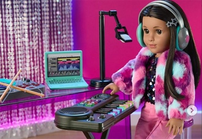 U prodaji je nova lutka - producentica elektroničke glazbe