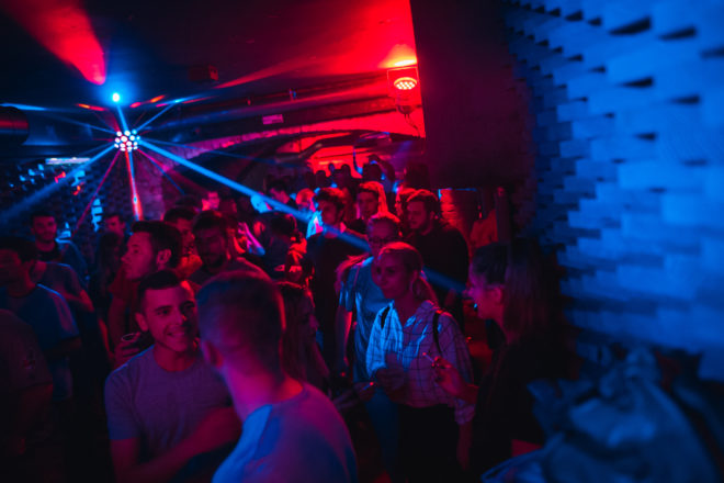 Na Dobar House plešemo i ovog studenog