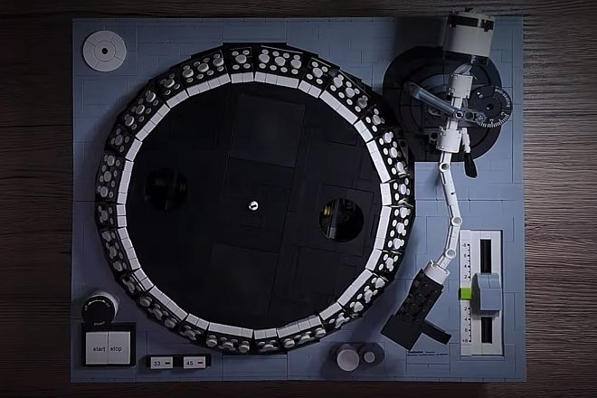 Konstruiran funkcionalni LEGO Technics SL-1200 MK2 gramofon