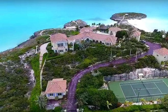 Princeova vila s ljubičastim prilazom ide na dražbu