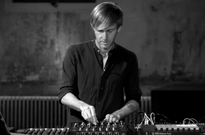 Video: Richie Hawtin pokazao kako se točno radi s njegovim Model 1 mikserom