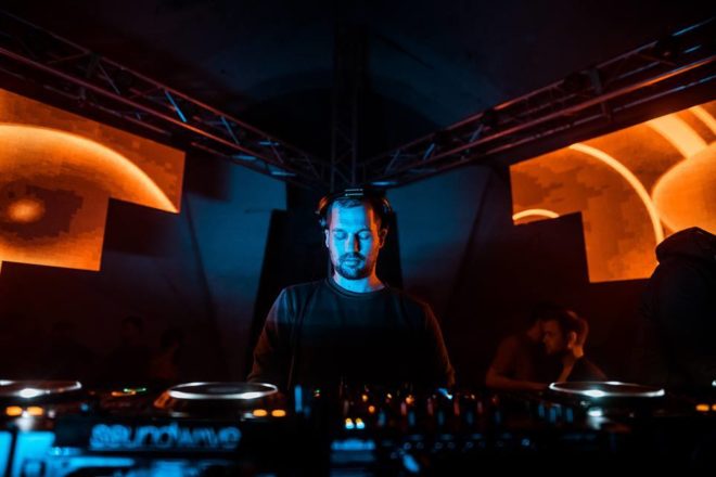 U sarajevskom klubu Peoples održava se Artist talk panel diskusija uz DJ Jasminu i TKNO