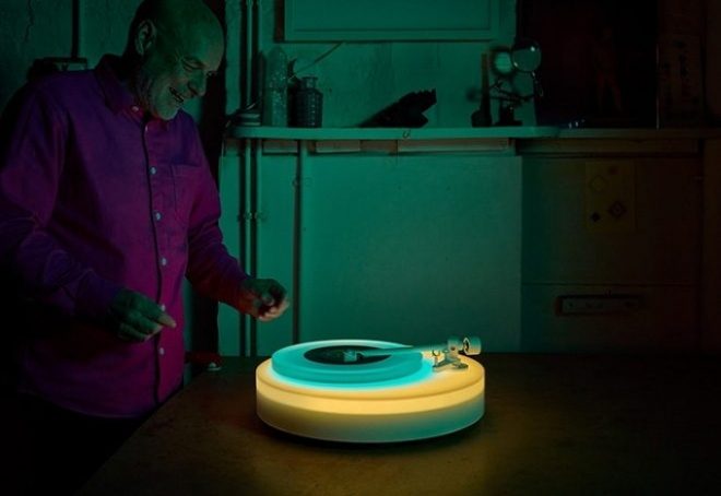 Brian Eno najavljuje drugu seriju LED gramofona koji mijenjaju boju