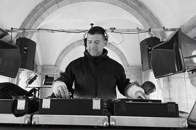 Preminuo mađarski DJ Chriss Ronson