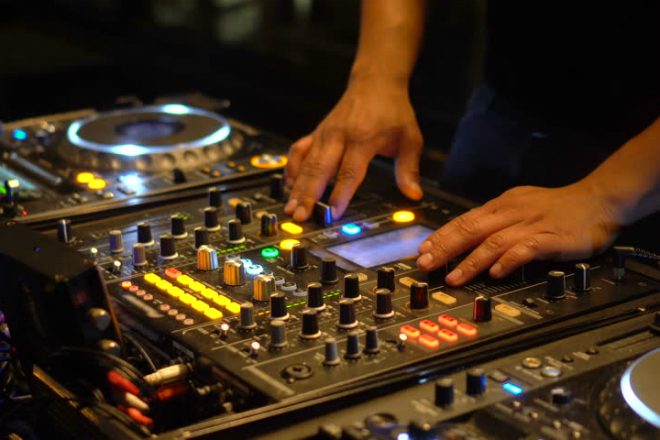 ZAMP DJ 'licence' još jeftinije zbog novog zakona o stopama PDV-a