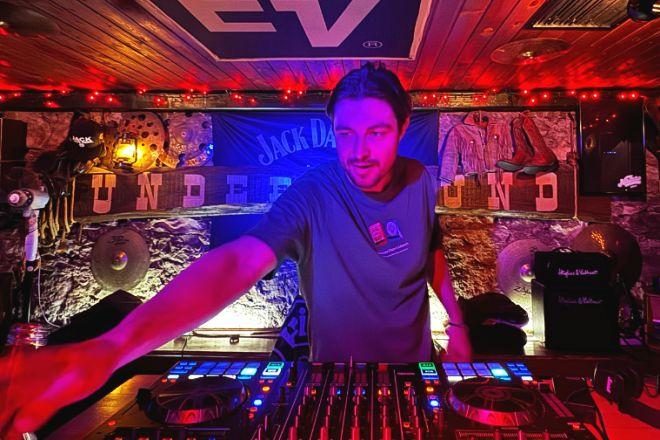 Royal Wolf, producent i DJ iz Trebinja, osvaja chartove sa svojim indie dance zvukom